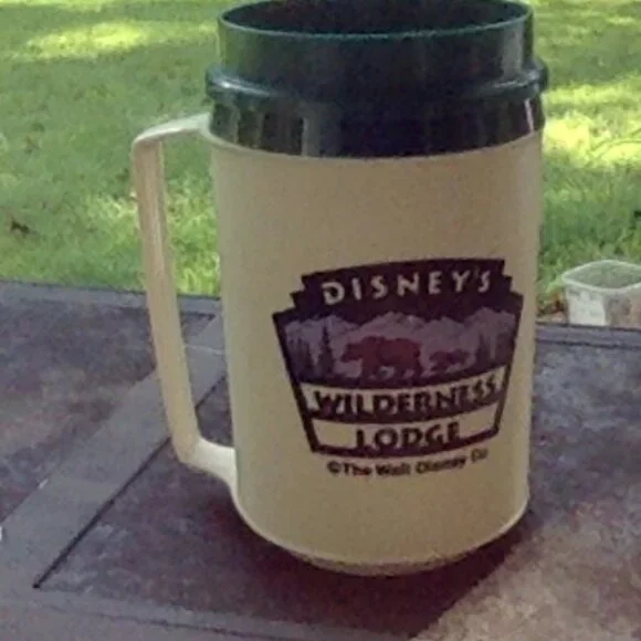 Vintage Walt Disney's Wilderness Lodge Insulated Travel Soda Coffee Mug Cup USA - Picture 2 of 3
